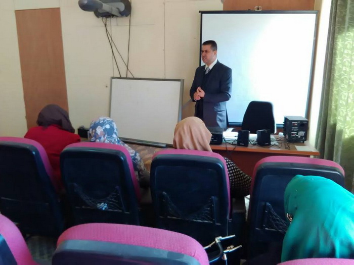 مركز طرائق التدريس والتعليم المستمر في جامعة الانبار يقيم دورة للغة العربية في موقع الجامعة في الرمادي