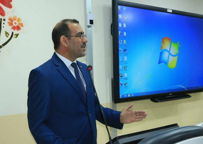Anbar University president gives a lecture in English 